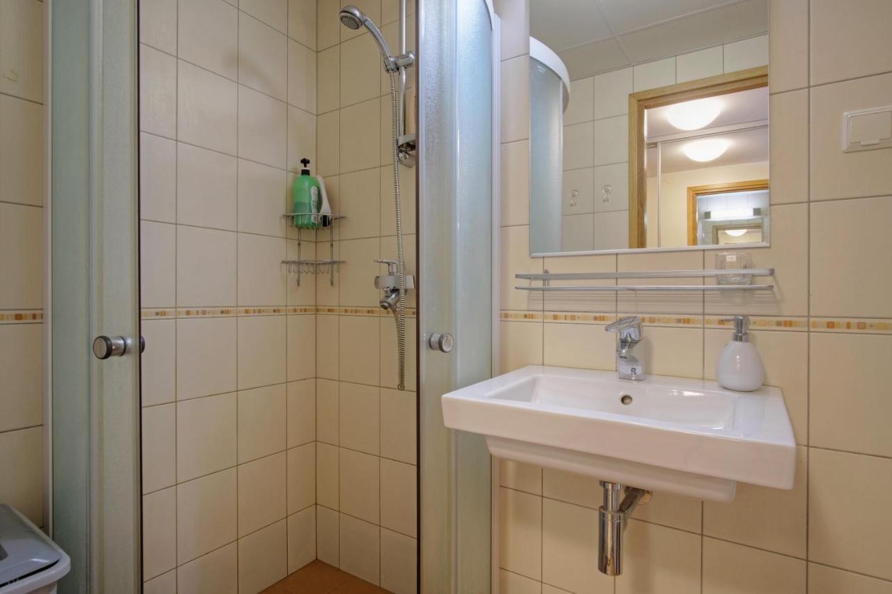 Studio Apartment In Quiet Heart Of Everything Tallinn Exterior photo